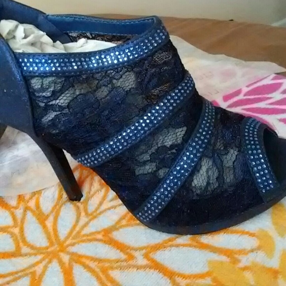 Heel - Picture 5 of 5